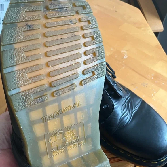 Dr. Martens Black Oxford Shoes Classic Leather Design - Picture 3 of 12